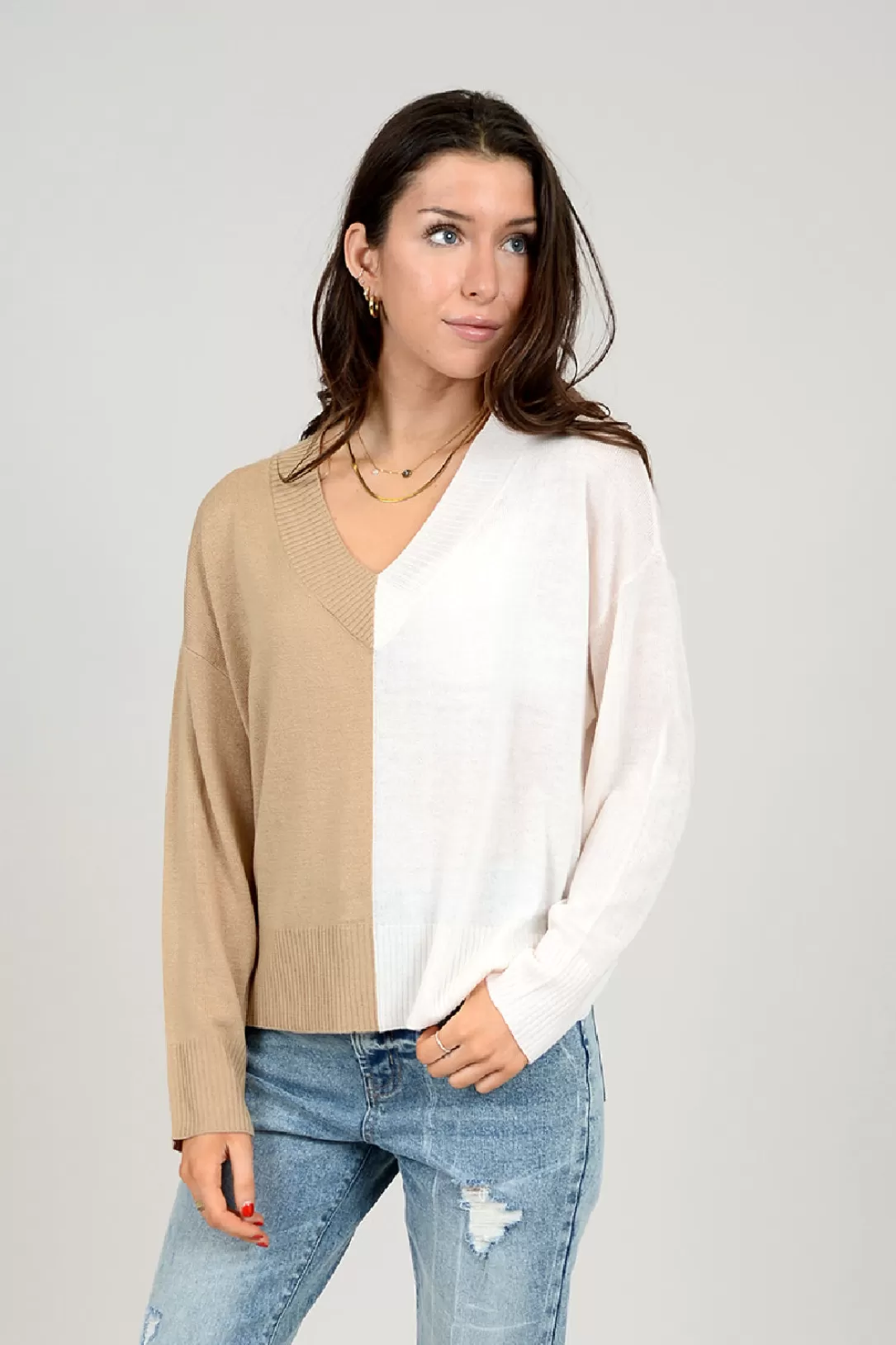 Women RD Style Roxy Mossy Color Black V-Neck |