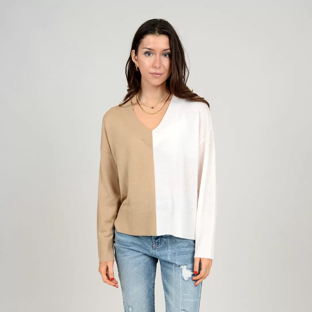 Women RD Style Roxy Mossy Color Black V-Neck |
