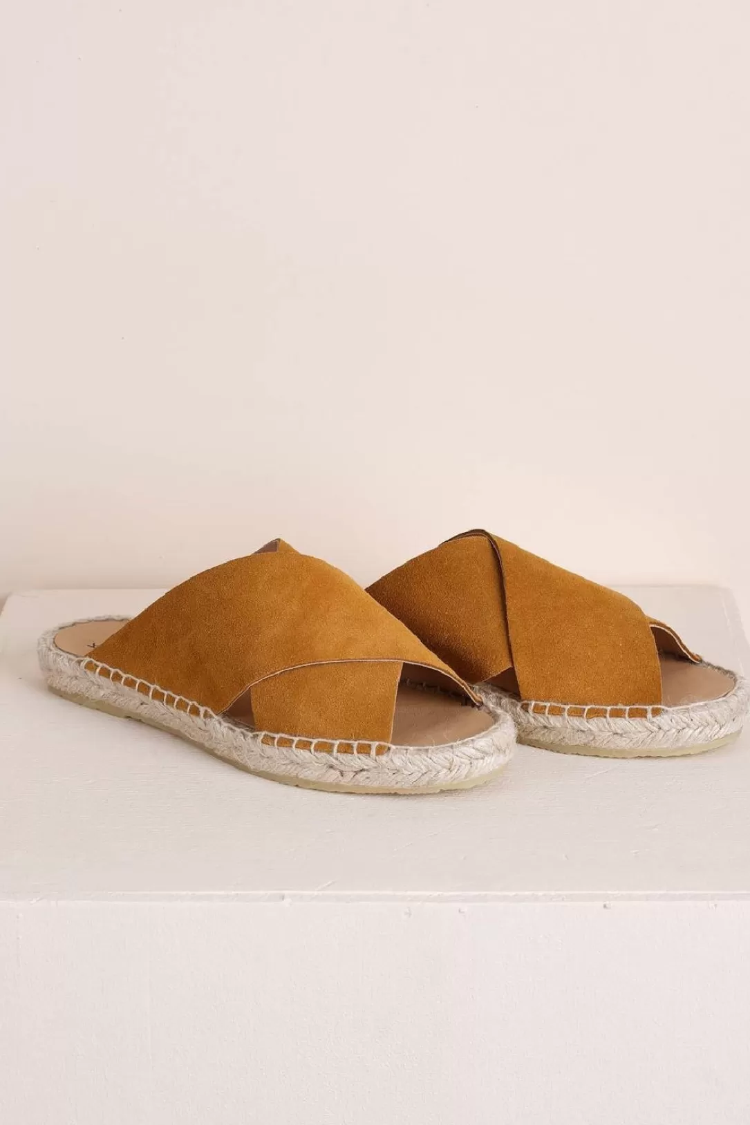 Women Indi & Cold Sandal-Ginger |