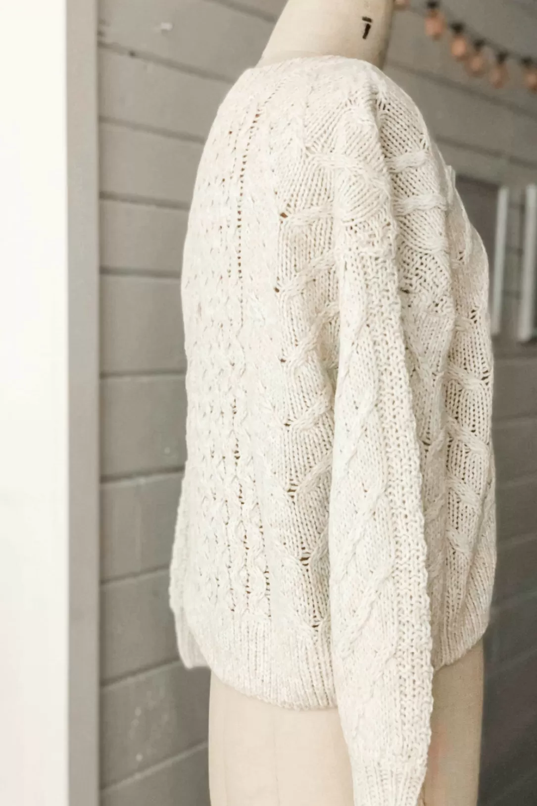 Women RD Style Stone Twist Cable Knit Sweater