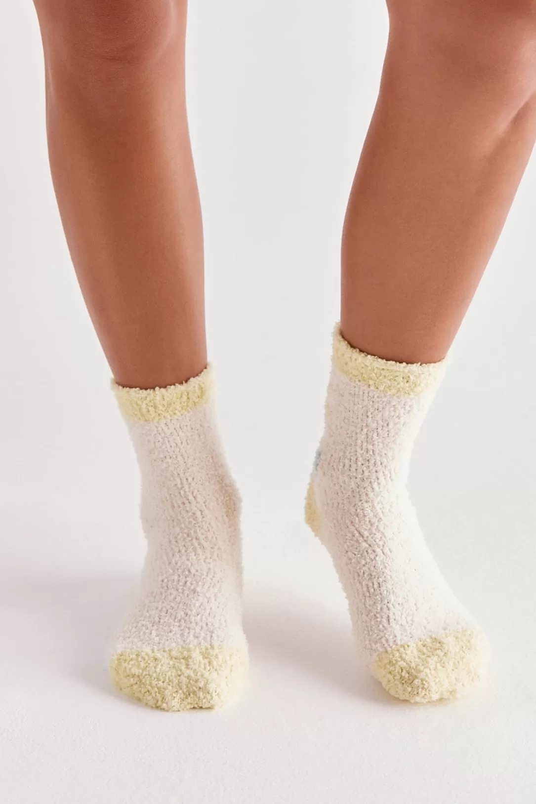 Women Z Supply Sunflower Plush Socks |