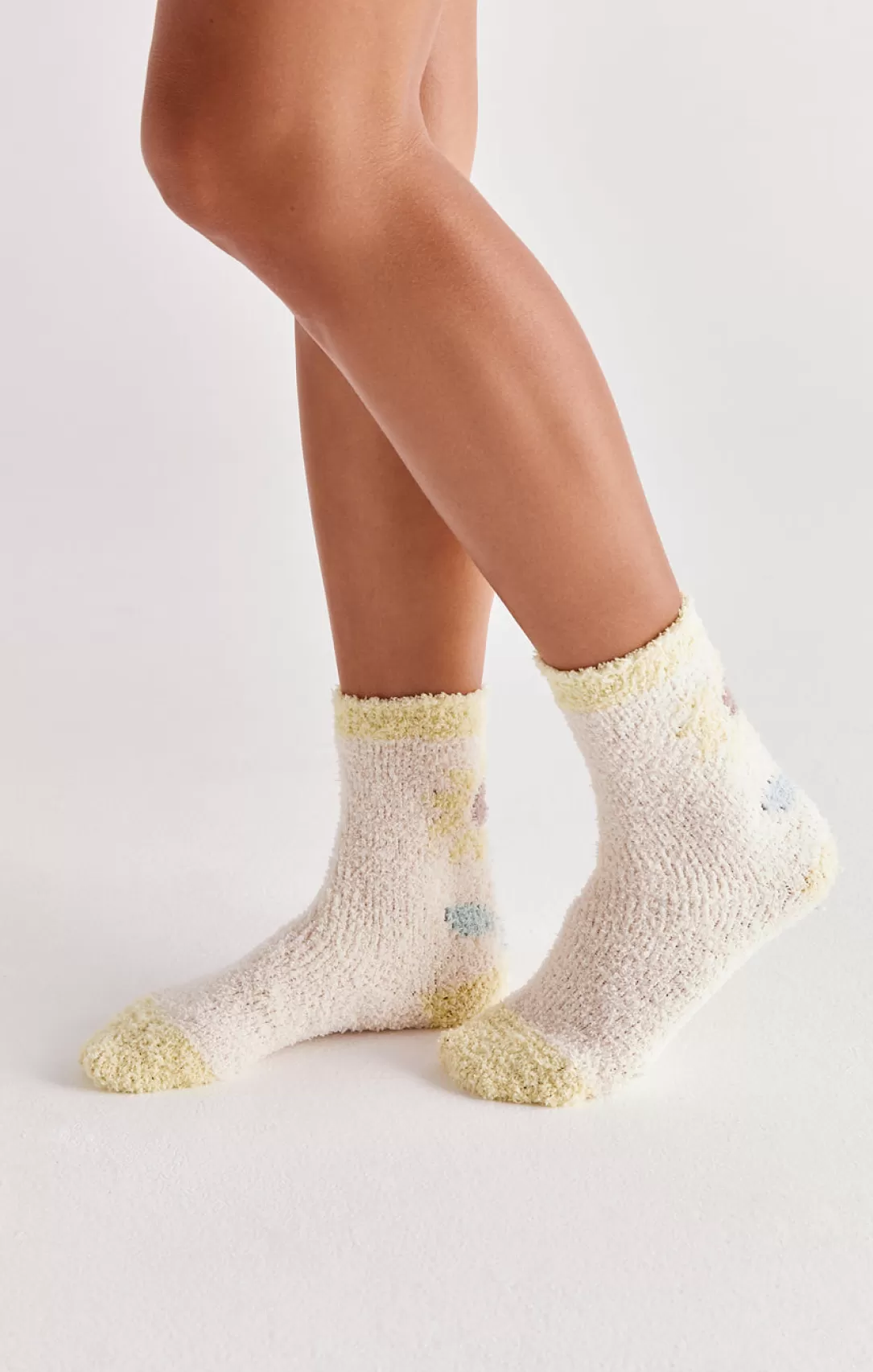 Women Z Supply Sunflower Plush Socks |